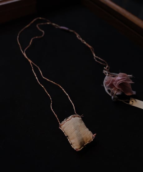 Antonia Rossi (Antomoon)/ Embroidered Heart Necklaceネックレス / An-24008