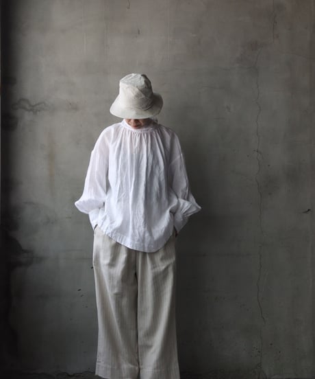 cavane キャヴァネ / Pull-over blouse with tie Linen100ブラウス / ca-26053