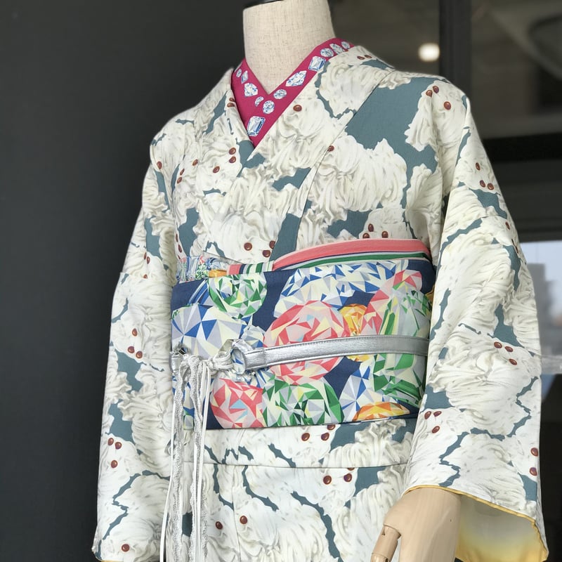【地紋入高級】金魚模様 正絹 高級半幅帯 リバーシブル 紫 白 クリーム色 楽天市場】おりびと 金魚 半幅帯の通販