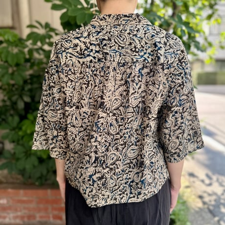 Open Collar Short Blouse