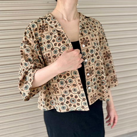Open Collar Short Blouse