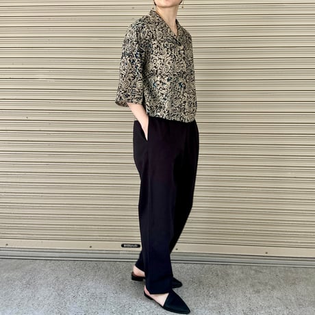Open Collar Short Blouse
