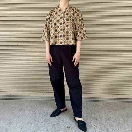 Open Collar Short Blouse