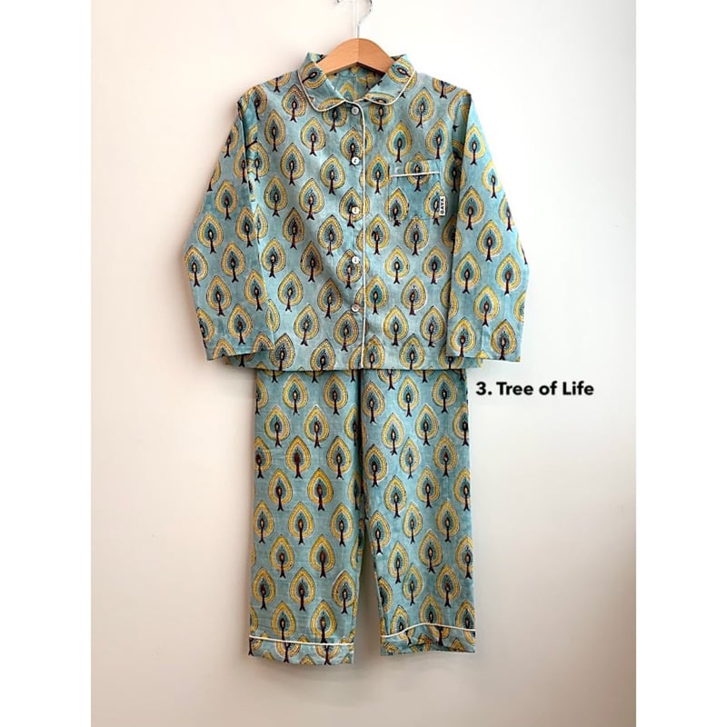 【中古】 雨の足跡/ハーパーコリンズ・ジャパン/ミーガン・アレグザンダー 中古】 雨の足跡/ハーパーコリンズ・ジャパン/ミーガン