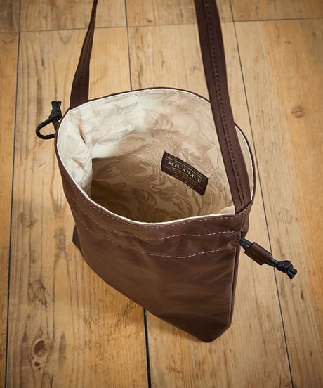 MR.OLIVE E.O.I ミスターオリーブ / WATER PROOF LIGHT LEATHER / DRAWSTRING BAG / ME698