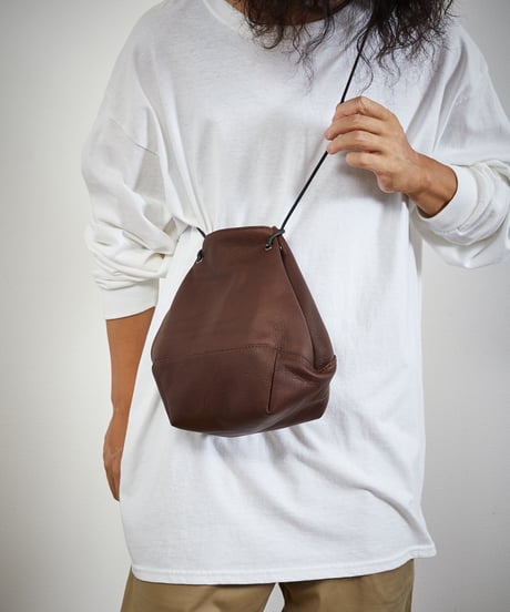 MR.OLIVE E.O.I ミスターオリーブ /WATER PROOF WASHABLE LEATHER / 2WAY DRAWSTRING POUCH / ME697