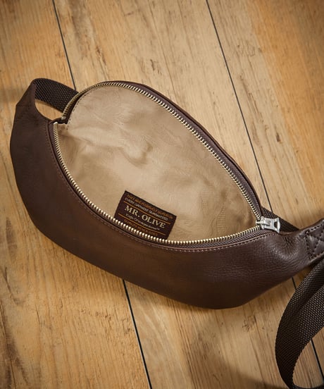 MR.OLIVE E.O.I ミスターオリーブ / WATER PROOF WASHABLE LEATHER / SMALL BODY BAG / ME681