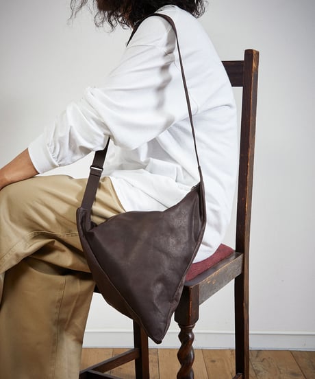MR.OLIVE E.O.I ミスターオリーブ / WATER PROOF LIGHT LEATHER / TRIANGLE BODY BAG / ME696