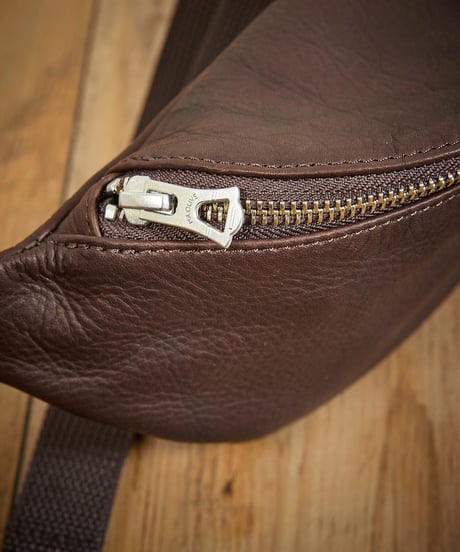 MR.OLIVE E.O.I ミスターオリーブ / WATER PROOF WASHABLE LEATHER / SMALL BODY BAG / ME681