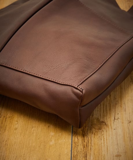 MR.OLIVE E.O.I ミスターオリーブ / WATER PROOF WASHABLE LEATHER / GUSSET POCKET TOTE BAG / ME651