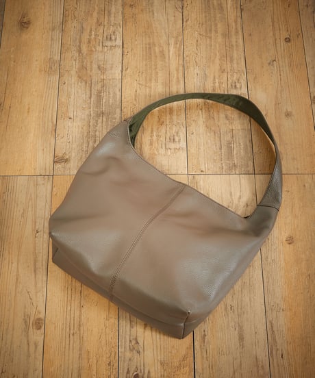 MR.OLIVE E.O.I ミスターオリーブ / MILANO GRAIN LEATHER / SINGLE TINY SACOCHE / ME695TA