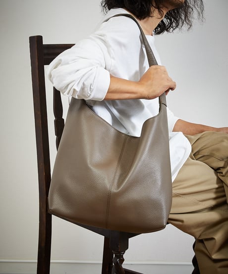 MR.OLIVE E.O.I ミスターオリーブ / MILANO GRAIN LEATHER / SINGLE TINY SACOCHE / ME695TA