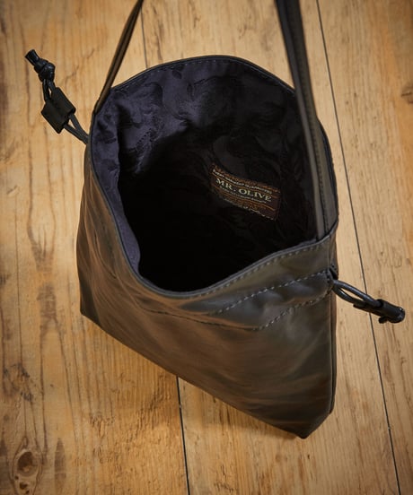 MR.OLIVE E.O.I ミスターオリーブ / WATER PROOF LIGHT LEATHER / DRAWSTRING BAG / ME698
