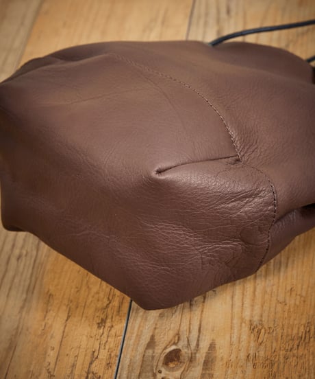 MR.OLIVE E.O.I ミスターオリーブ /WATER PROOF WASHABLE LEATHER / 2WAY DRAWSTRING POUCH / ME697