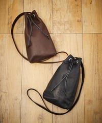 MR.OLIVE E.O.I ミスターオリーブ / WATER PROOF LIGHT LEATHER / DRAWSTRING MINI SHOULDER BAG / ME684