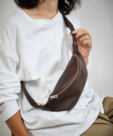 MR.OLIVE E.O.I ミスターオリーブ / WATER PROOF WASHABLE LEATHER / SMALL BODY BAG / ME681