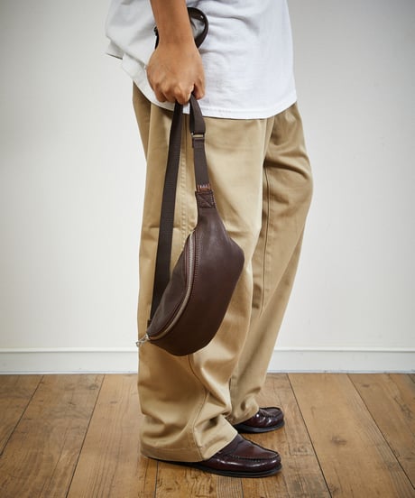 MR.OLIVE E.O.I ミスターオリーブ / WATER PROOF WASHABLE LEATHER / SMALL BODY BAG / ME681
