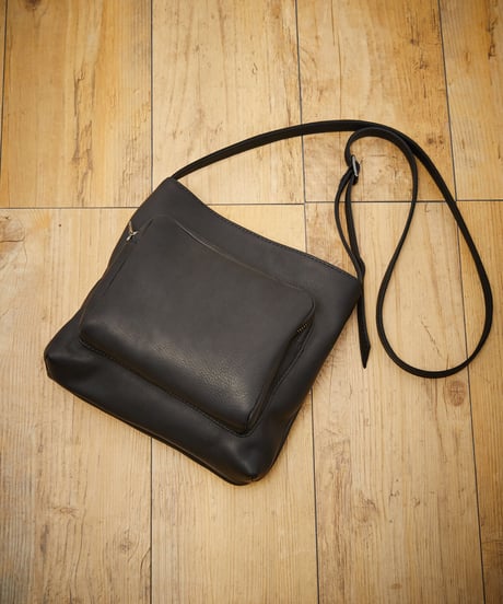MR.OLIVE E.O.I ミスターオリーブ / WATER PROOF WASHABLE LEATHER / GUSSET POCKET COMPACT SHOULDER BAG / ME652