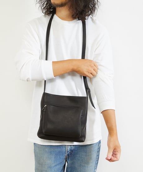 MR.OLIVE E.O.I ミスターオリーブ / WATER PROOF WASHABLE LEATHER / GUSSET POCKET COMPACT SHOULDER BAG / ME652