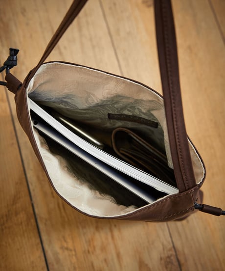 MR.OLIVE E.O.I ミスターオリーブ / WATER PROOF LIGHT LEATHER / DRAWSTRING BAG / ME698