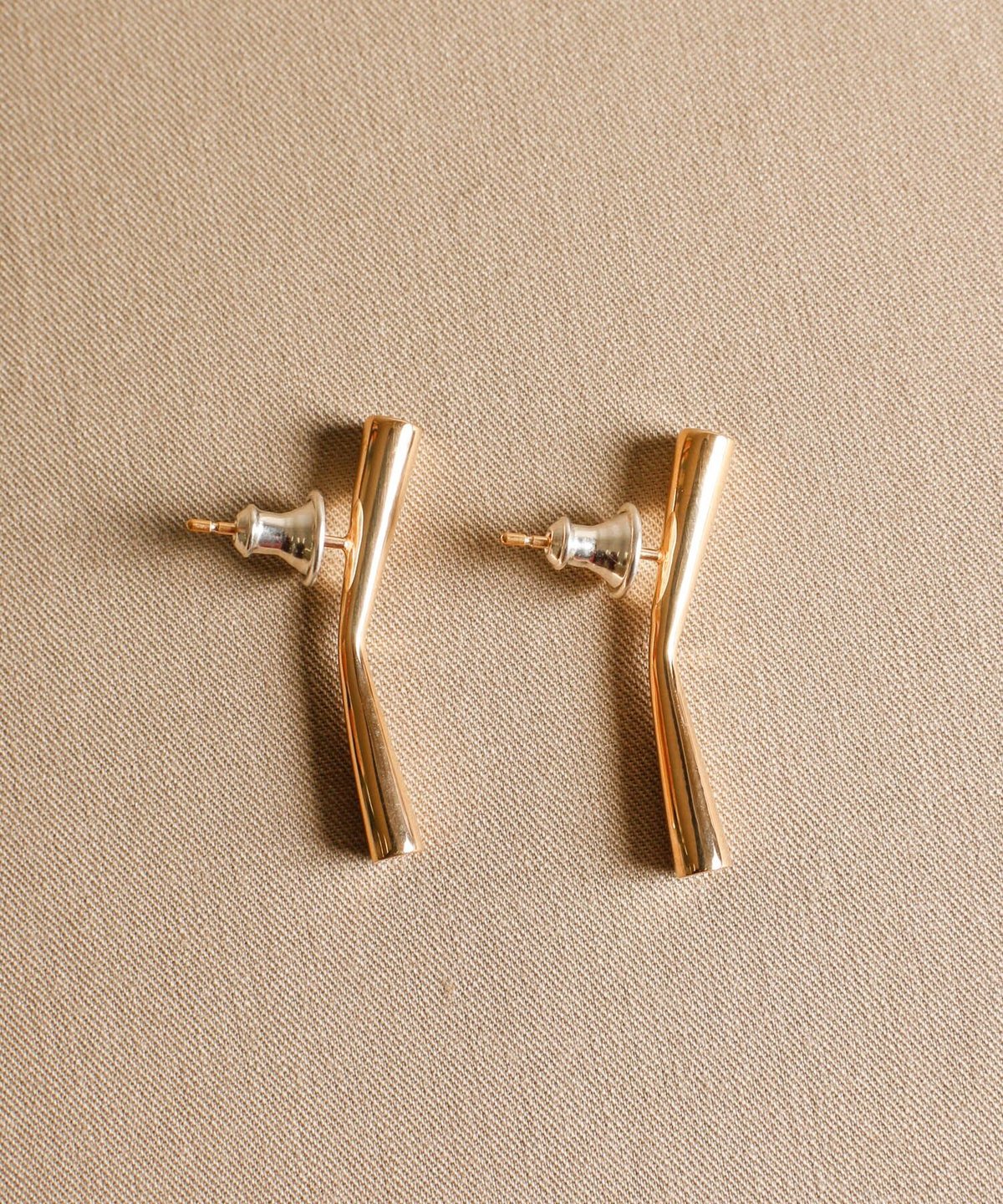 ワ*リ様 米津玄師着用ピアス　uncloud LINE PIERCE TYPE 米津玄師さん着用】【全2色】MIRAH ミラ / PIERCE ピアス (片耳