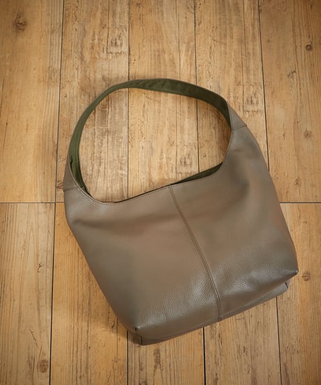 MR.OLIVE E.O.I ミスターオリーブ / MILANO GRAIN LEATHER / SINGLE TINY SACOCHE / ME695TA
