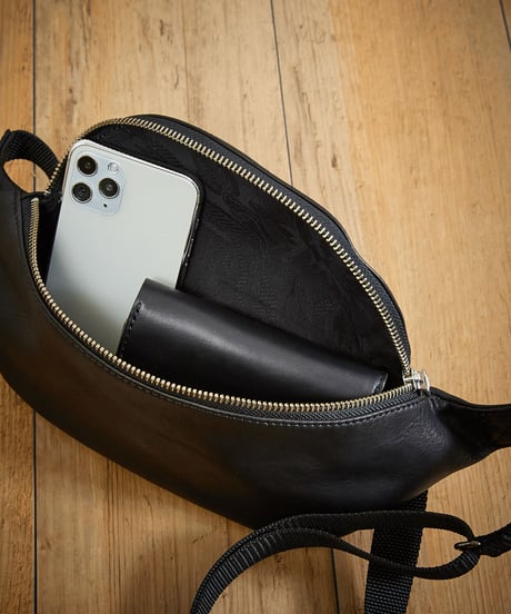 MR.OLIVE E.O.I ミスターオリーブ / WATER PROOF WASHABLE LEATHER / SMALL BODY BAG / ME681