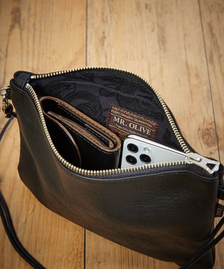 MR.OLIVE E.O.I ミスターオリーブ / WATER PROOF WASHABLE LEATHER / ZIPPER SMALL SACOCHE / ME680