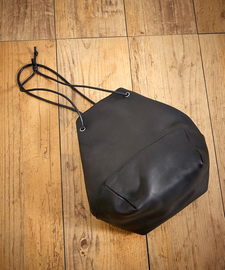 MR.OLIVE E.O.I ミスターオリーブ /WATER PROOF WASHABLE LEATHER / 2WAY DRAWSTRING POUCH / ME697