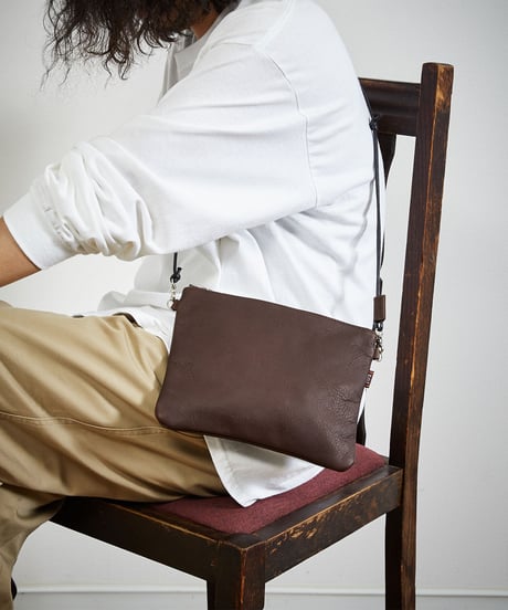 MR.OLIVE E.O.I ミスターオリーブ / WATER PROOF WASHABLE LEATHER / ZIPPER SMALL SACOCHE / ME680