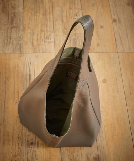 MR.OLIVE E.O.I ミスターオリーブ / MILANO GRAIN LEATHER / SINGLE TINY SACOCHE / ME695TA