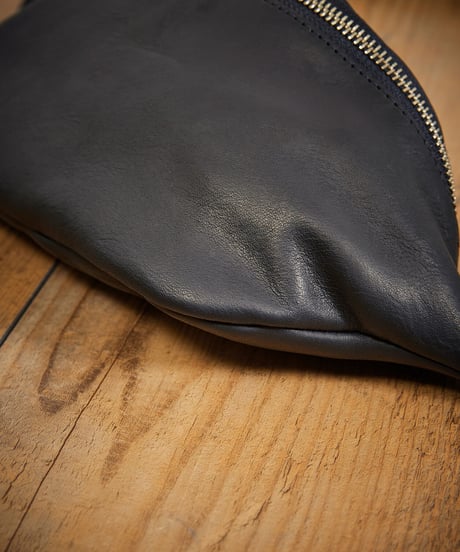 MR.OLIVE E.O.I ミスターオリーブ / WATER PROOF WASHABLE LEATHER / SMALL BODY BAG / ME681