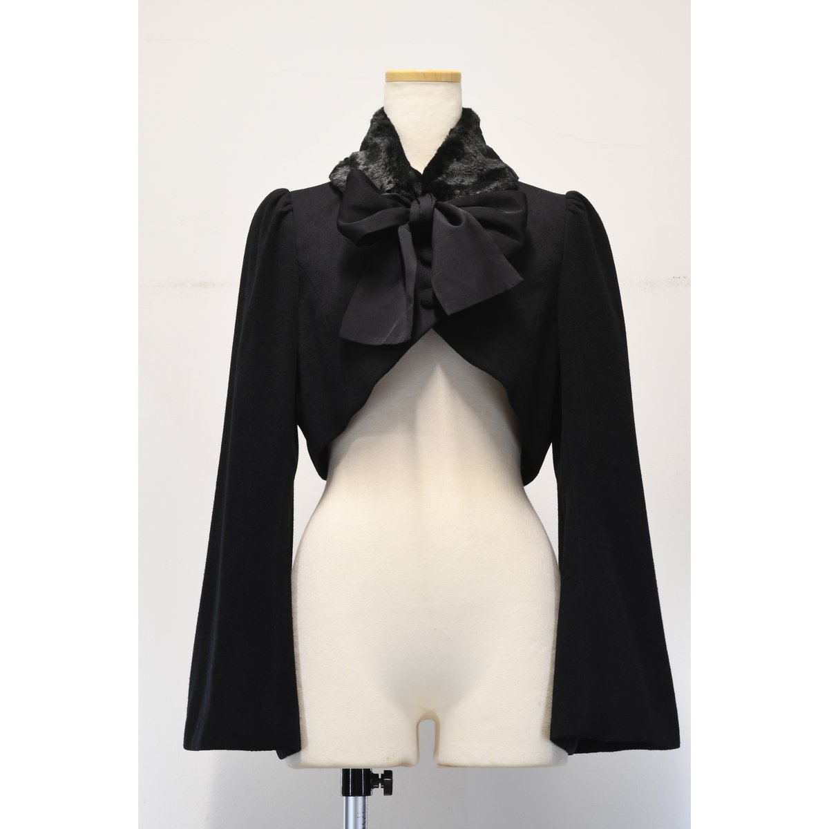 サンプル】クラシカルショートコート／ブラック | Sheglit MiDiom