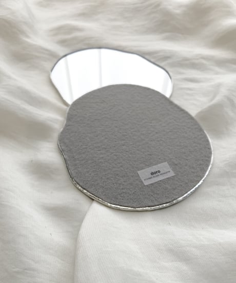 PUDDLE MIRROR PLATE / M / W115×H100 / FELT
