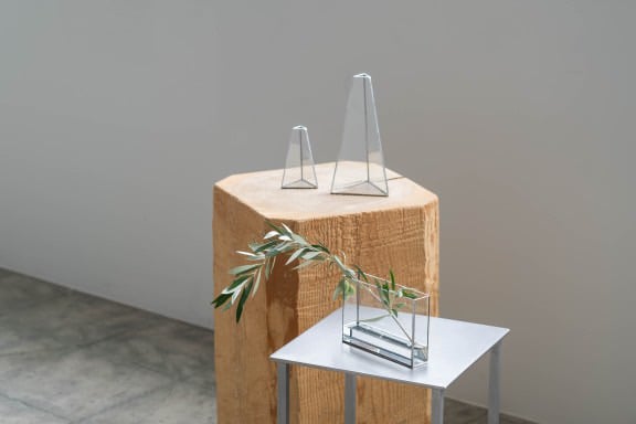 HAKU GLASS FLOWER VASE / H20cm | doro ONLINE STORE