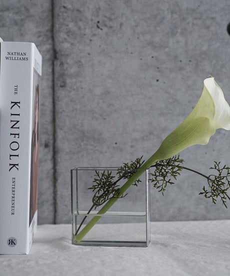 HAKU GLASS FLOWER VASE / H10 cm