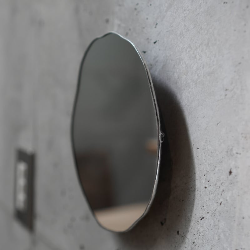 鉛筆画「In the mirror」　B5大サイズ No.11 POND WALL MIRROR / Φ20cm | doro ONLINE STORE