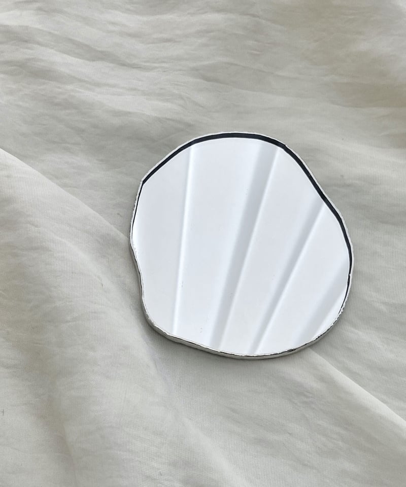PUDDLE MIRROR PLATE / S / W85×H95 / FELT | doro