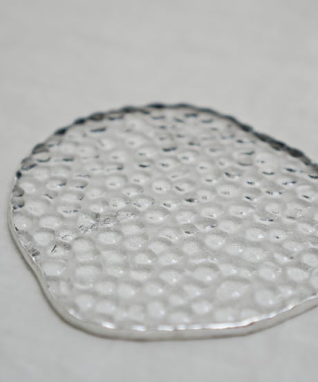 PUDDLE GLASS PLATE / S / W85×H95 / 凹凸POLKA DOT