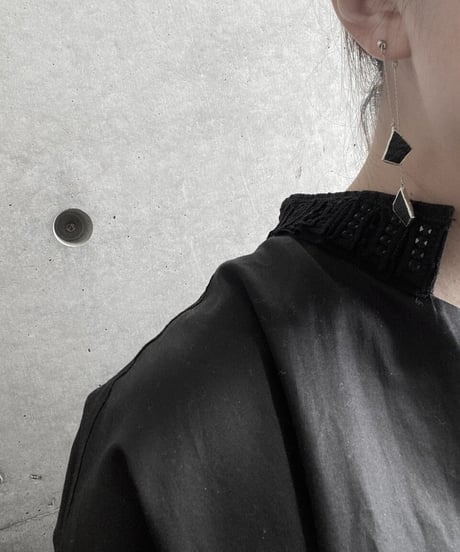W HANGING EARRING - BLACK- / ピアス・イヤリング