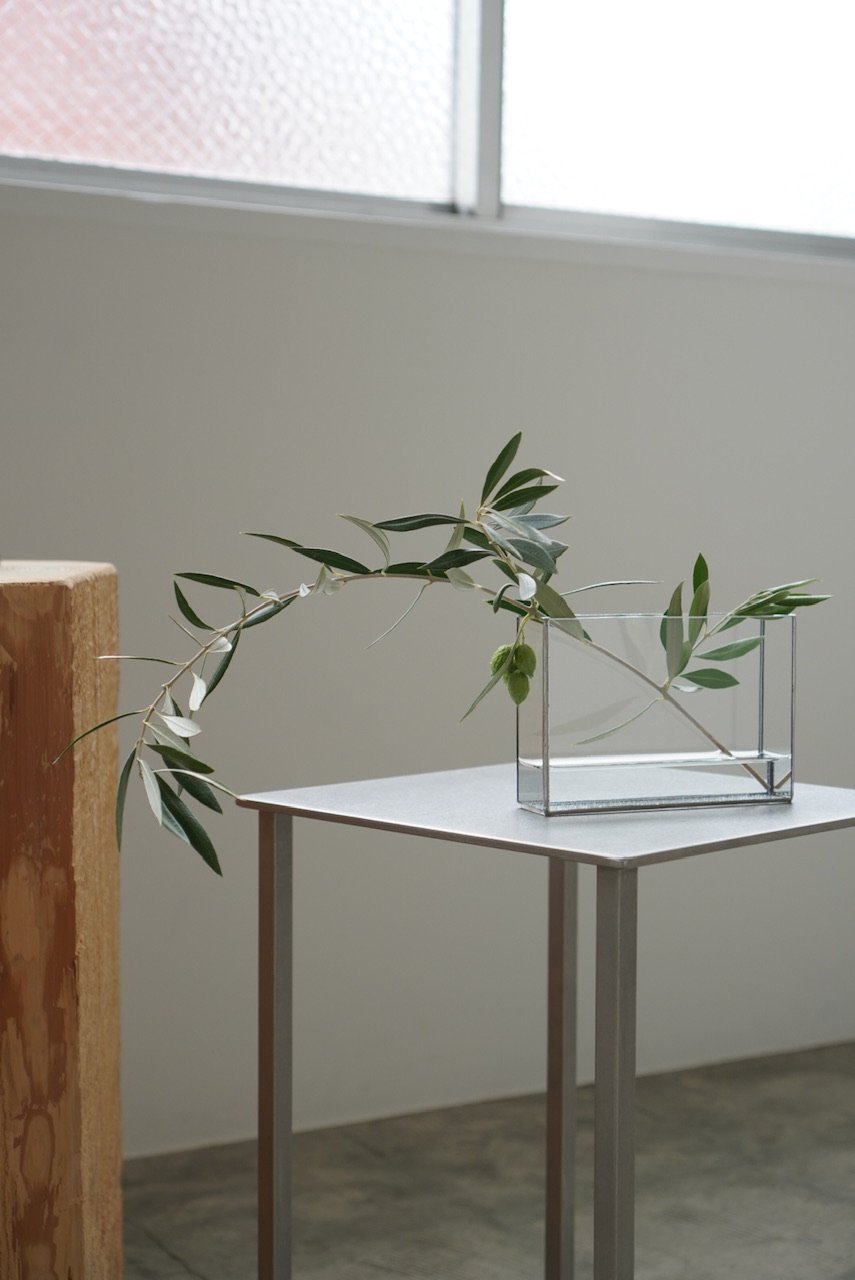 FLOWER VASE / W15.2cm / ガラス器・長方薄型 | doro ONLINE