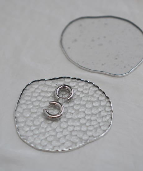 PUDDLE GLASS PLATE / S / W85×H95 / 凹凸POLKA DOT
