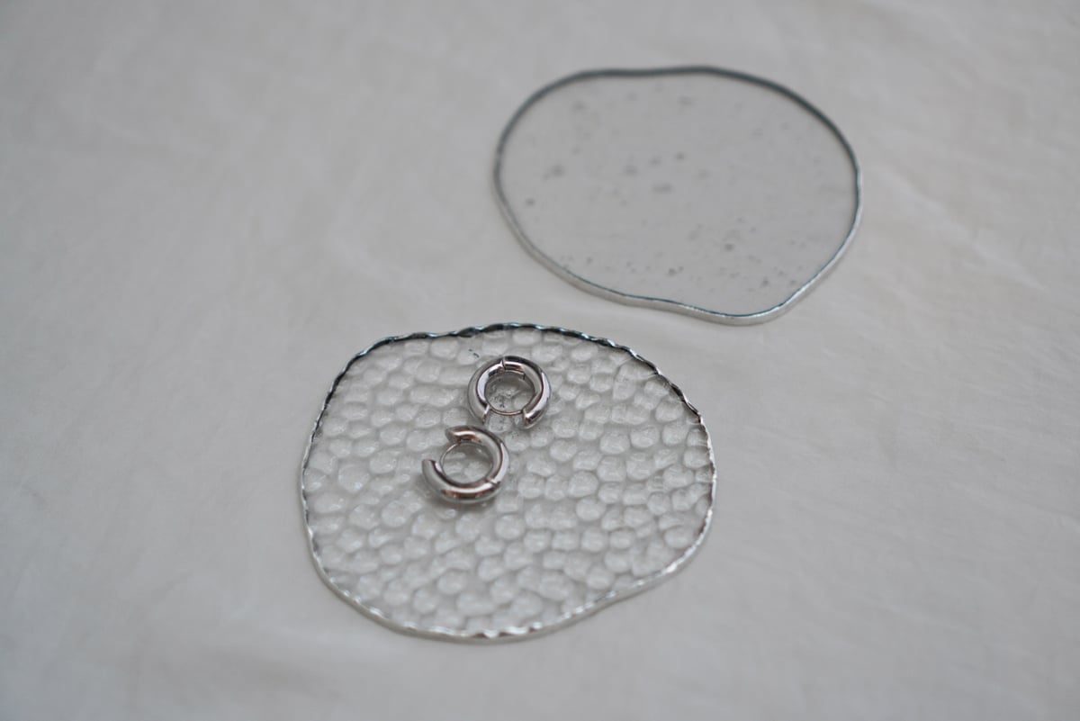 PUDDLE GLASS PLATE / S / W85×H95 / 凹凸POLKA DOT
