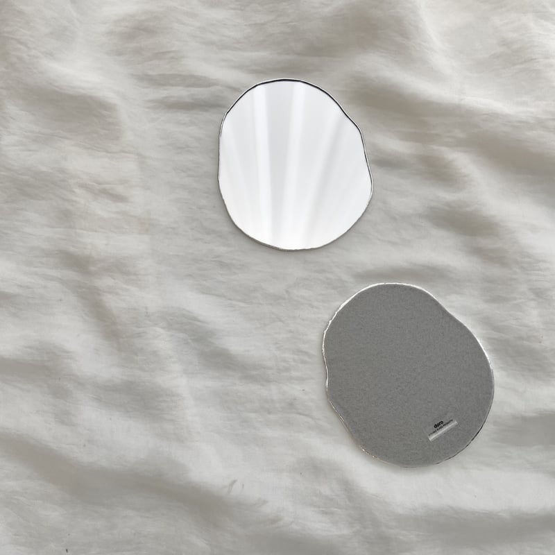 PUDDLE MIRROR PLATE / M / W115×H100 / FELT | do