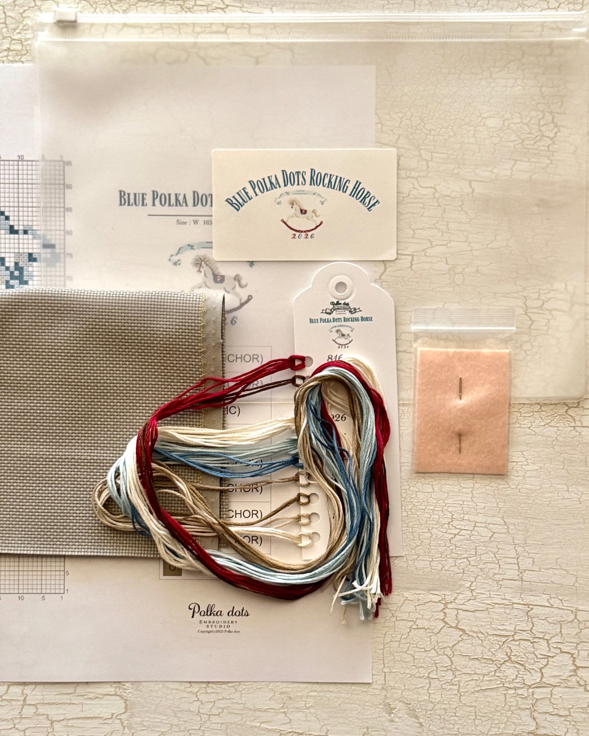 Blue Polka Dots Rocking Horse(布・糸が揃っているキット） | P