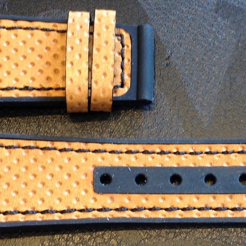 メンズレザー×ラバーストラップ】ブラウンパンチングレザー×ブラック  