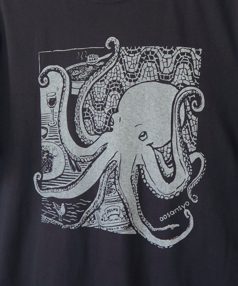 旅するタコ Tシャツ（スミ）Unisex S/M/L/XL | 【直営通販】aosansyo