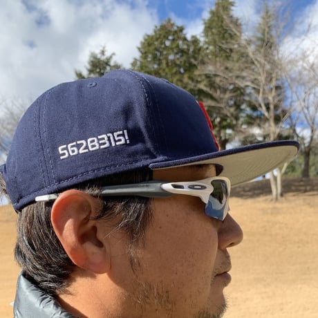 野村タケオデザイン562Bフラットバイザーキャップ　「5」ネイビー