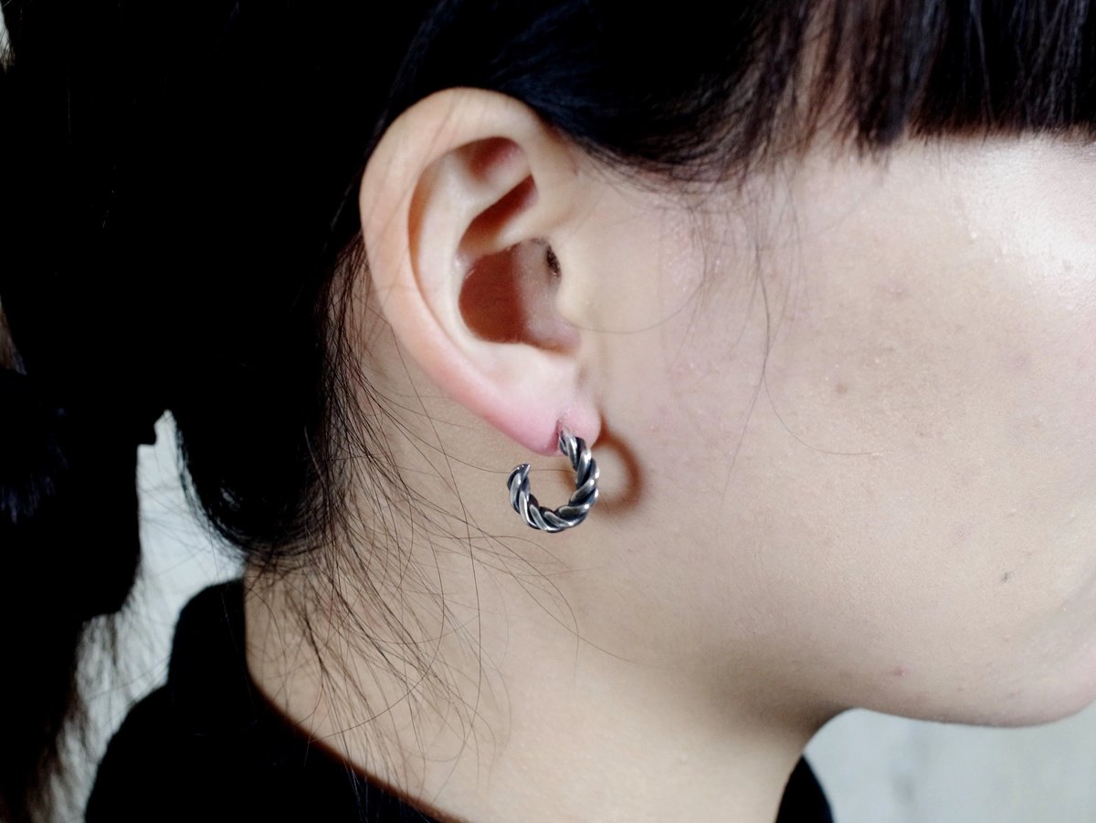 POMUM ポームム　グレープ　ピアス　片耳 milk white ] grape piercing – POMUM&ARTS