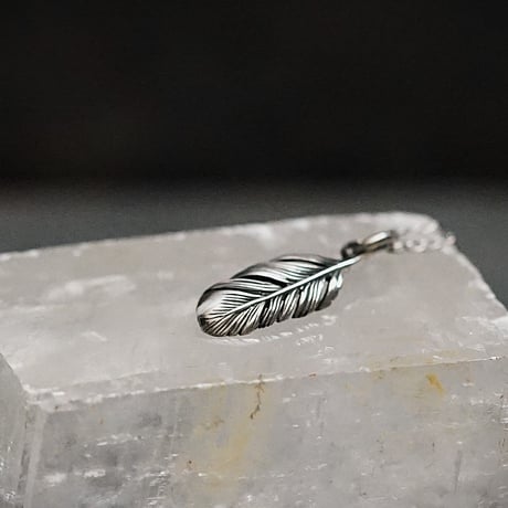 【予約】EX TINY FEATHER PENDANT【HRPM004OX/GP/RP 】